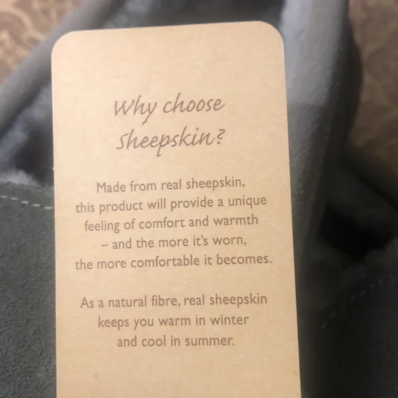 New TOTES 100%  GENUINE Sheepskin slippers / moccasins 291an