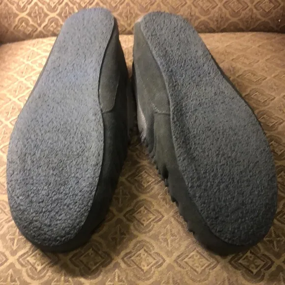 New TOTES 100%  GENUINE Sheepskin slippers / moccasins 291an