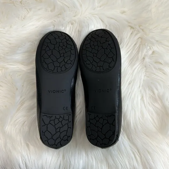 NEW Vionic Amorie Black Wavy Leather Slip On Ballet Flats Womens 7.5