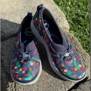New~Bzees Niche~LifeStride~Women's Athletic Navy Floral~Size 7M~Sneakers~BR