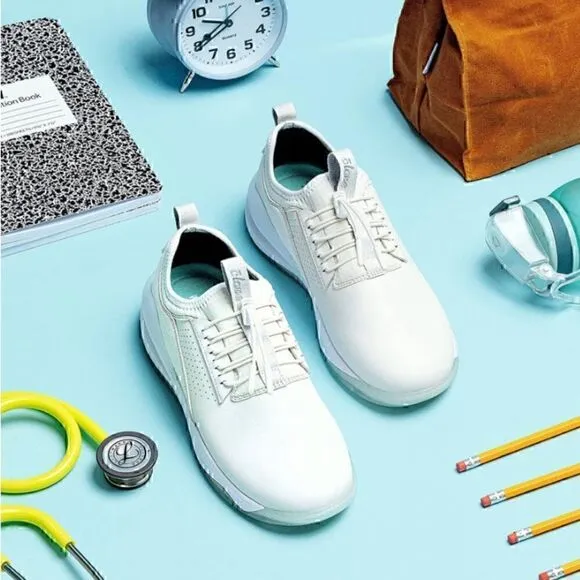 New w/o box Clove Classic White Shoes