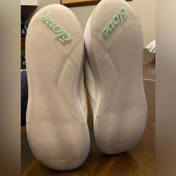 New w/o box Clove Classic White Shoes