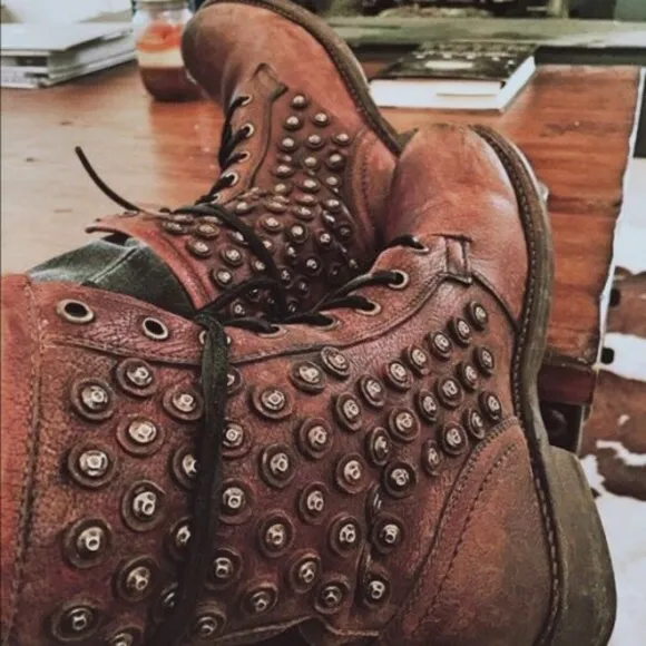 NIB 358.00 FRYE JENNA DISC LACE UP DISTRESSED LEATHER BOOTS