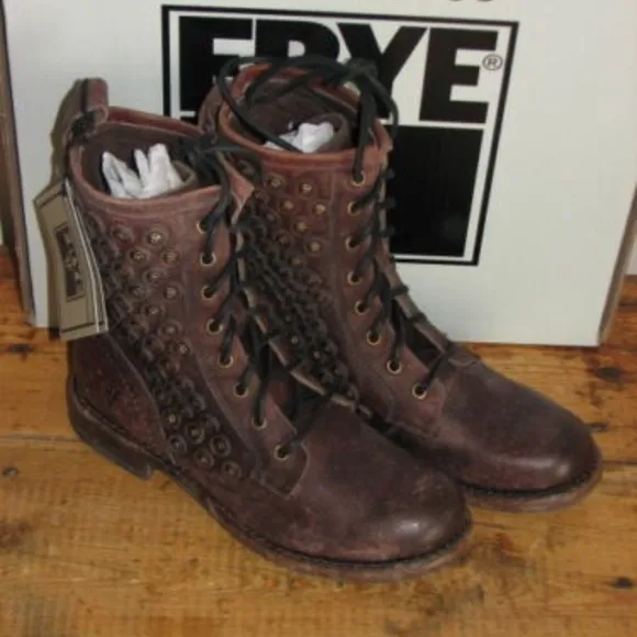 NIB 358.00 FRYE JENNA DISC LACE UP DISTRESSED LEATHER BOOTS
