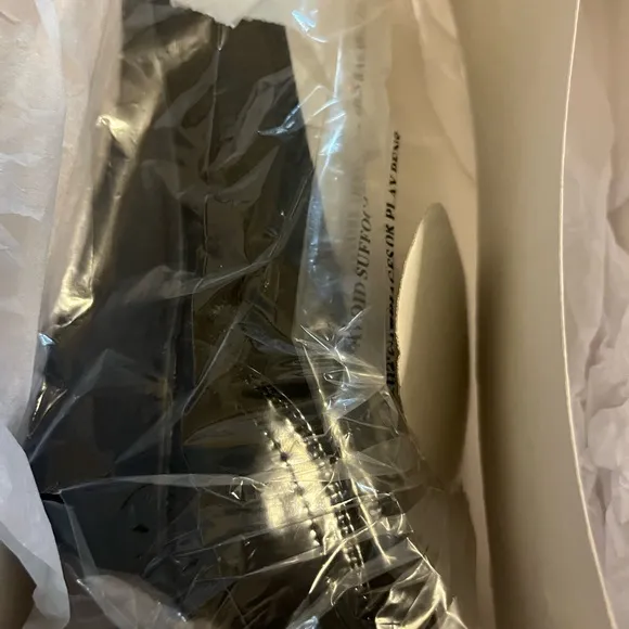 NIB Anne Klein shoes in size 9