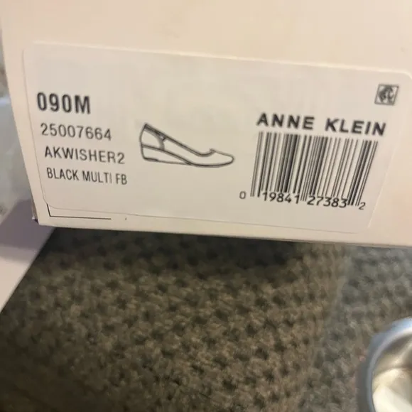 NIB Anne Klein shoes in size 9