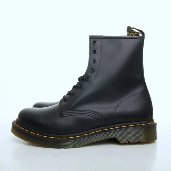 NIB Dr. Martens 1460 Women's Smooth Leather Lace Up Boots