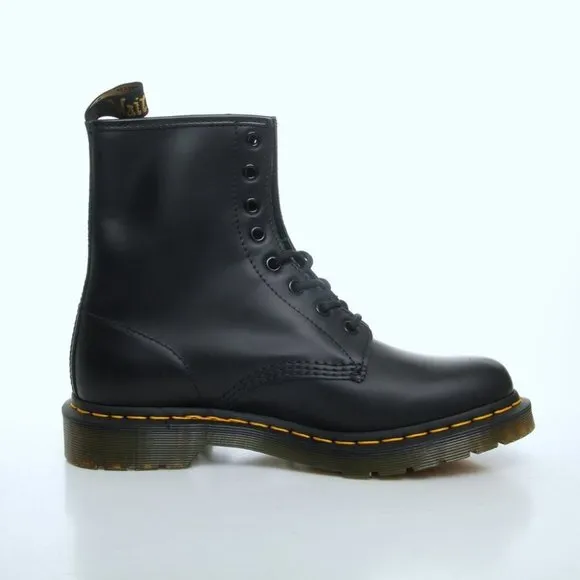 NIB Dr. Martens 1460 Women's Smooth Leather Lace Up Boots