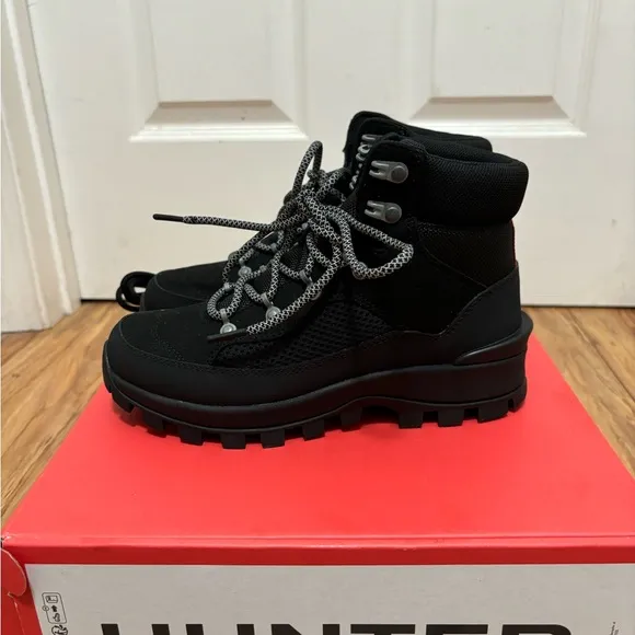 NIB HUNTER Explorer Insulated Lace Up Commando Boots
