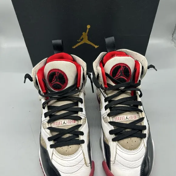 NIB Nike GS Jumpman Two Trey BLACK/UNIVERSITY RED/BLACK/WHITE DQ8431 106