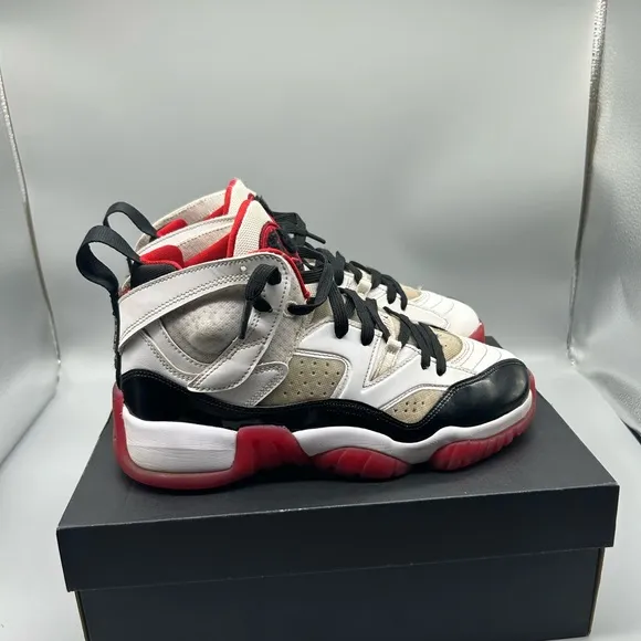 NIB Nike GS Jumpman Two Trey BLACK/UNIVERSITY RED/BLACK/WHITE DQ8431 106
