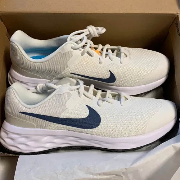 NIB Nike Revolution 6 Kids Running Shoes, Summit White/Diffused Blue 7 M US NEW