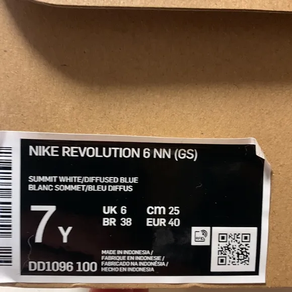 NIB Nike Revolution 6 Kids Running Shoes, Summit White/Diffused Blue 7 M US NEW