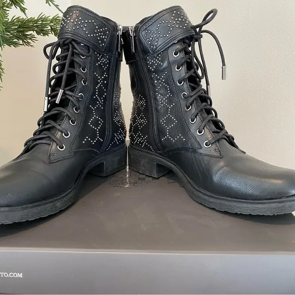 NIB Vince Camuto Tanowie Boots