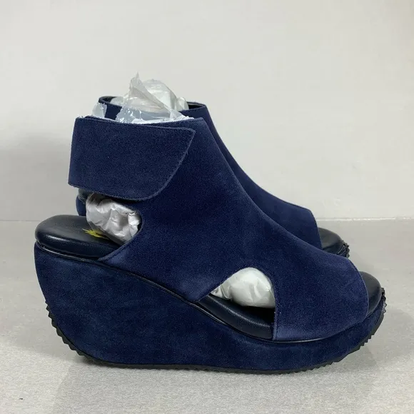 NIB VOLATILE Women’s Welch Leather Ankle Strap Chunky Platform Wedge Sandal 6M