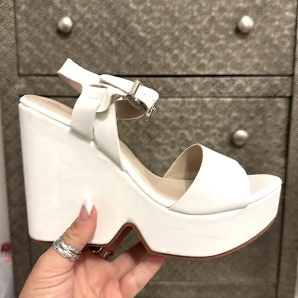 NIB White Platform Wedges