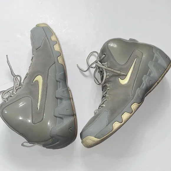 NIKE AIR 040810 CLASSIC 2004 BASKETBALL ATHLETIC FLIGHT MEN SHOES SIZE 11.5