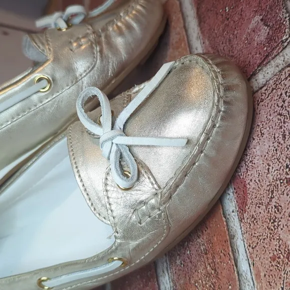 Nike Air Cole Haan Tali Metallic Gold Boat Shoe Bow Leather Flats Women's 8.5