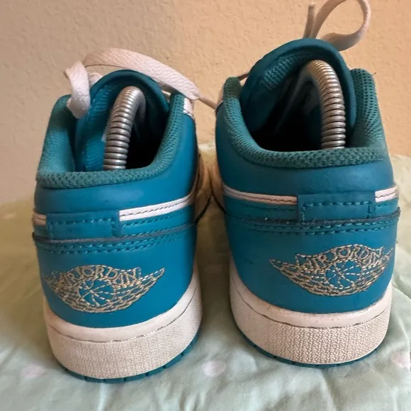 Nike  Air Jordan 1 Low Style 553560-174 Big Kids Size 4.5