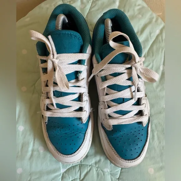 Nike  Air Jordan 1 Low Style 553560-174 Big Kids Size 4.5