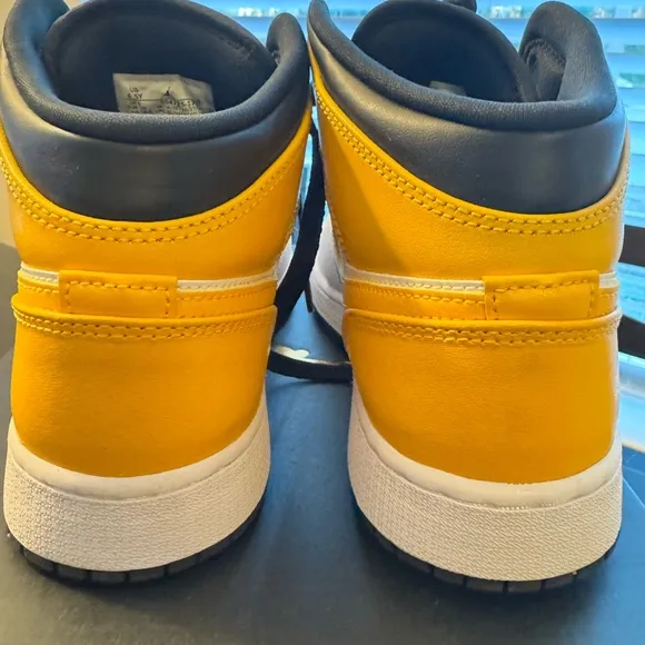 Nike Air Jordan 1 Mid Kids Shoes - Yellow and White