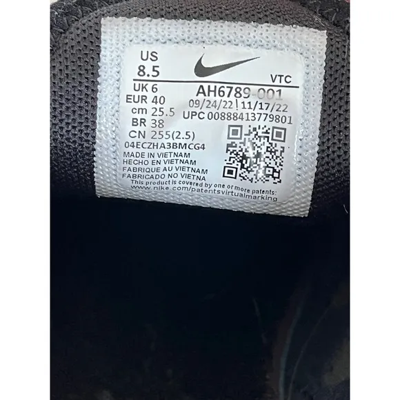 Nike Air Max 270 Running Shoes Athletic Sneakers Black Comfort US 8.5