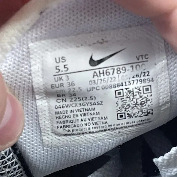 Nike Air Max 270 Women’s Size 5.5 White Black Womens Sneakers AH6789-100