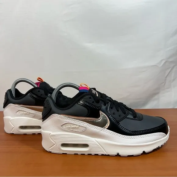 Nike Air Max 90 Leather SE Off Noir Shoe Size 6Y or 7.5 Women’s