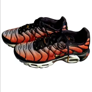 Nike Air Max Plus Sisterhood Purple Pulse Metalic Gold Size 9½