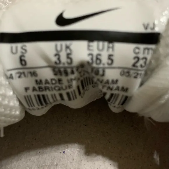 Nike Air Max Thea Sneaker-Size 6 NWOT