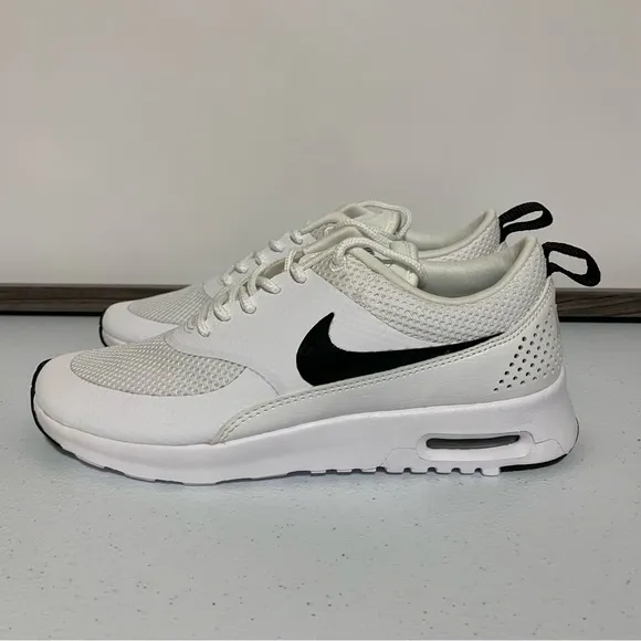 Nike Air Max Thea Sneaker-Size 6 NWOT