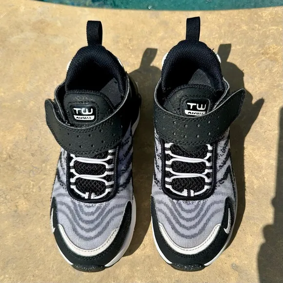 Nike Air Max TW Black &amp; White - Size 13C (DQ0297-001)