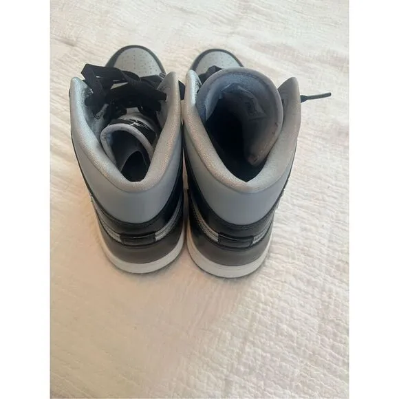 Nike Air Jordan 1 Mid SE Black Chrome FB9892-002 Women's  NWOB NEW