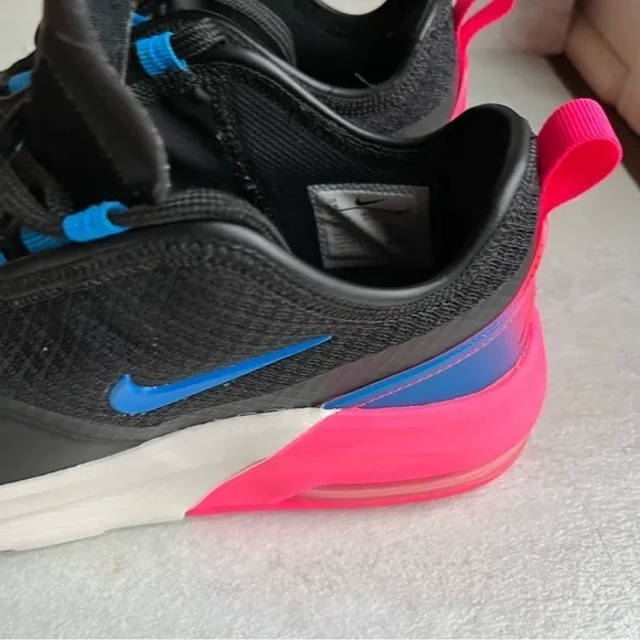 Nike AirMax Motion 2 running shoes Black Pink Size 6.5