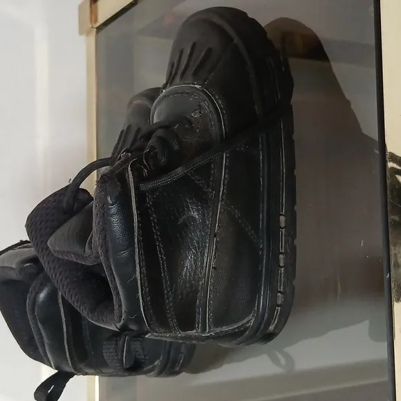 Nike black woodside 2 duck boots size 8c