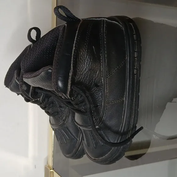 Nike black woodside 2 duck boots size 8c
