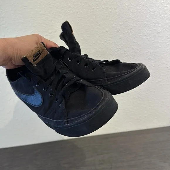 NIKE Court Legacy Canvas Men 9 Low Top Classic Sneaker Shoe Black