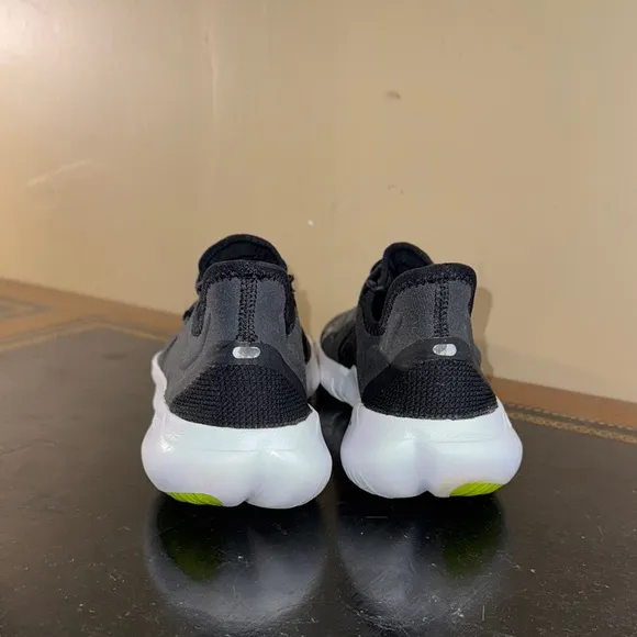 Nike Free RN 5.0 Black Volt White AQ1316-003 Women’s Size 9