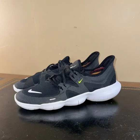 Nike Free RN 5.0 Black Volt White AQ1316-003 Women’s Size 9