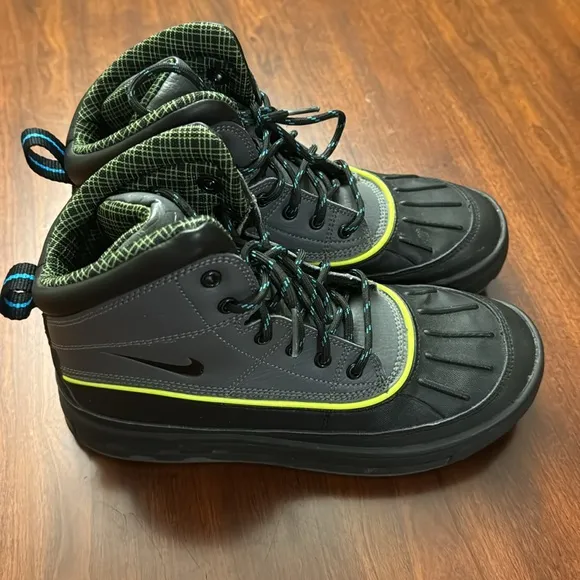 Nike Kids ACG Woodside‎ 2 High Duck Boot Sneakers