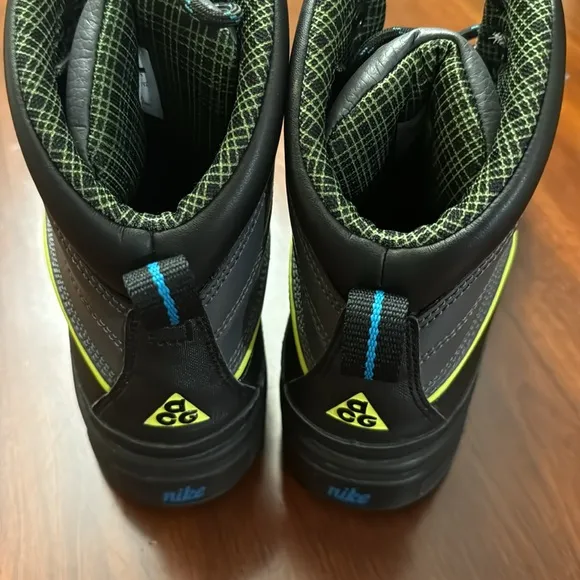 Nike Kids ACG Woodside‎ 2 High Duck Boot Sneakers