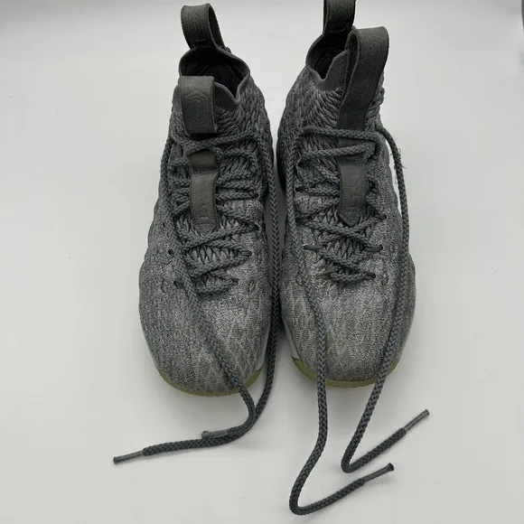 Nike LeBron 15 Shoes Unisex Sz 4Y Gray 922811-005 Basketball Flyknit 2017