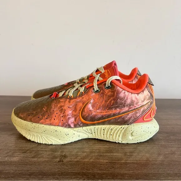 Nike Lebron XXI Queen Conch Men's Shoe Size 6.5 SKU#243597