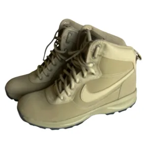 Nike Manoadome Men's Athletic Shoes in Tan Sz 10.5
