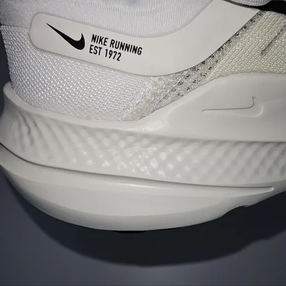 Nike Quest 5 Road Running Shoes