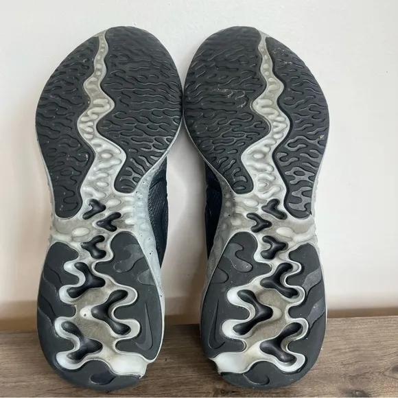 Nike Renew Run Anthracite Black Cool Grey Men's Shoe Size 11.5 #B1525
