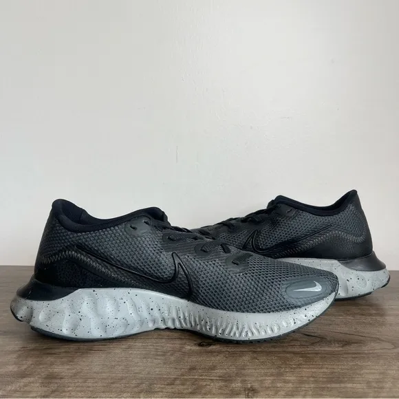 Nike Renew Run Anthracite Black Cool Grey Men's Shoe Size 11.5 #B1525