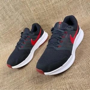 Nike Running Shoes Black Red Swift  Size 11.5