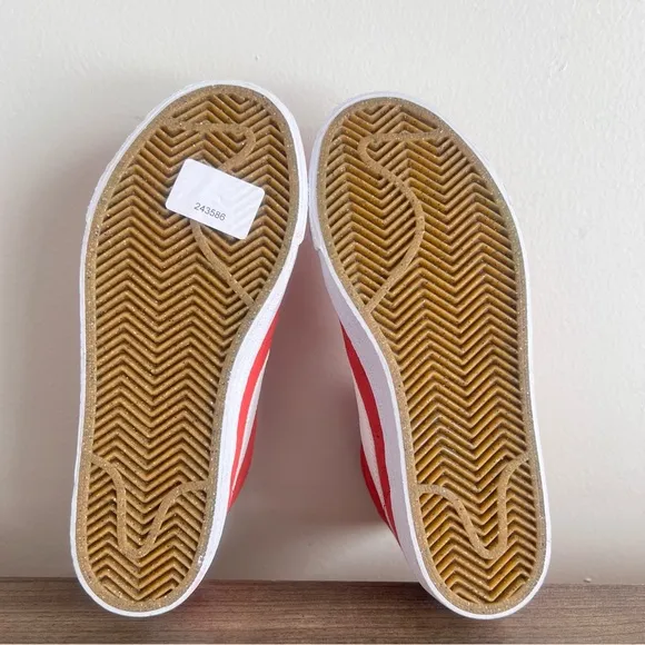 Nike SB Zoom Blazer Mid University Red Shoe Size 4 or 6 #243586