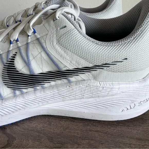 Nike Zoom Winflow 8 Men's Platinum Tint Black Shoe Size 8 SKU#243060